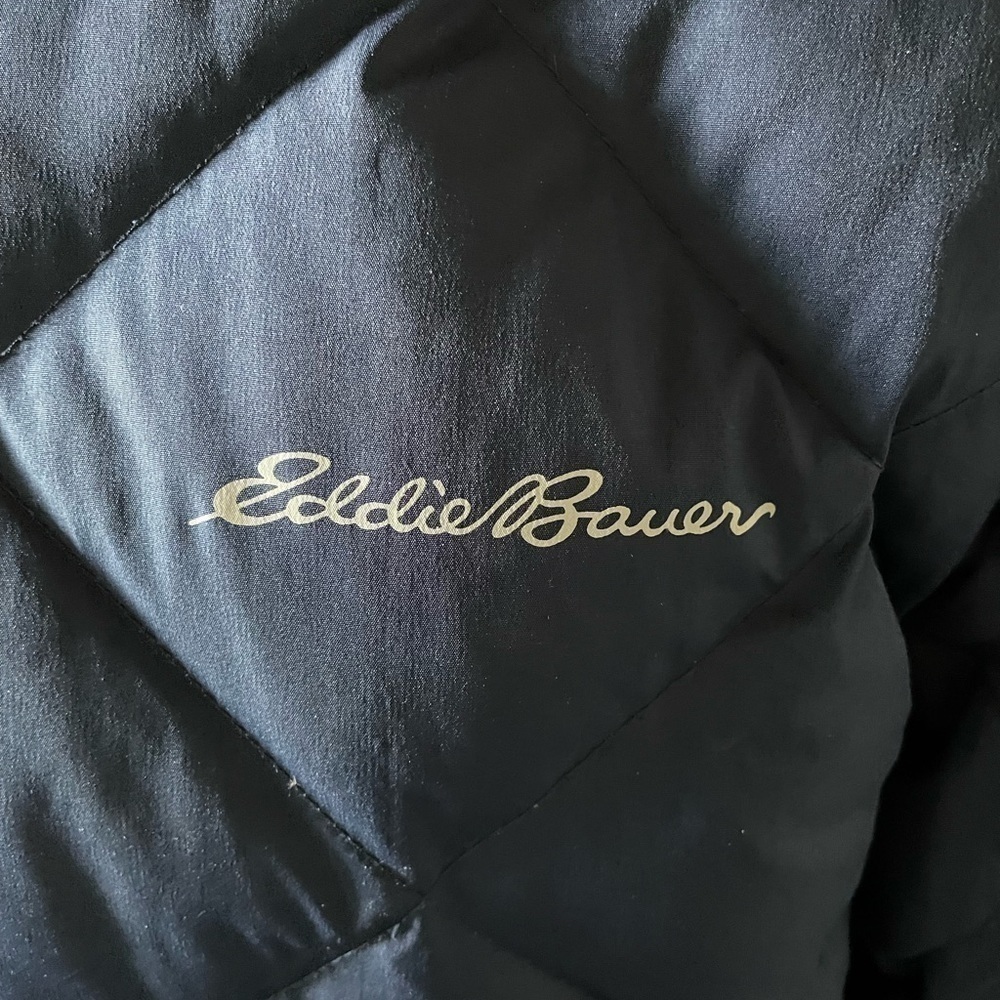 Eddie Bauer navy puffer jacket medium - Picture 3 of 6